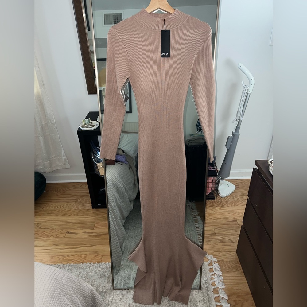 NastyGal This Frill Do Ribbed Maxi Dress